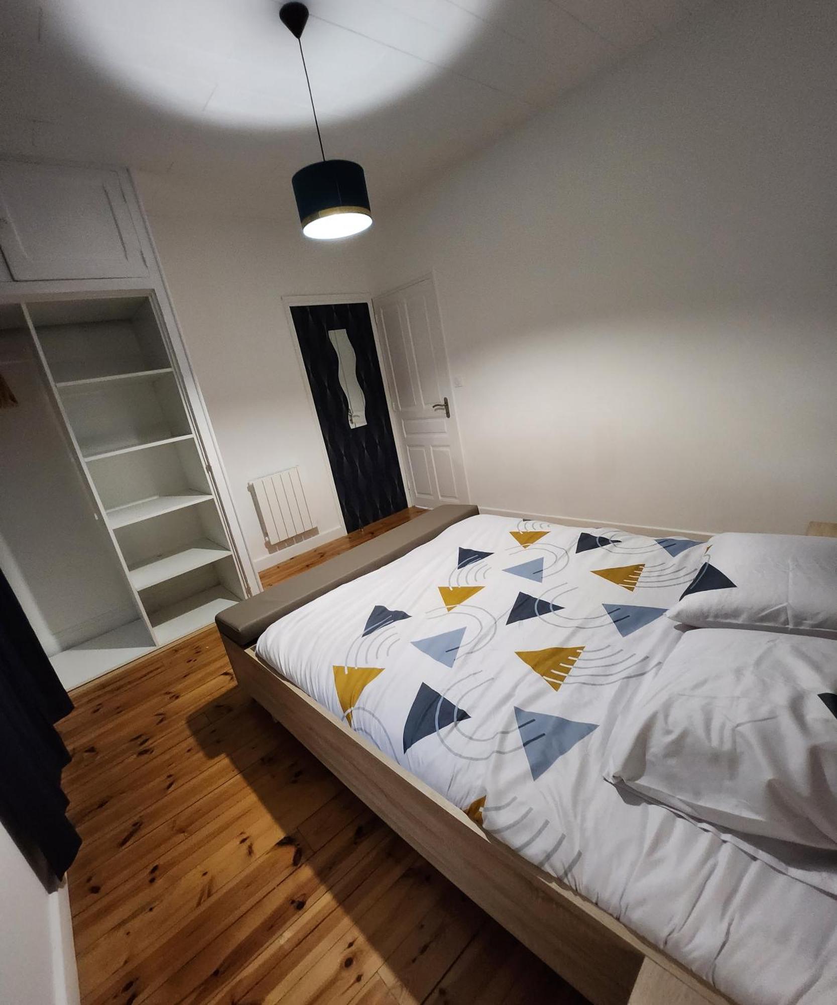 Chaleureux Appartement Refait A Neuf Vic-sur-Cere Exterior photo